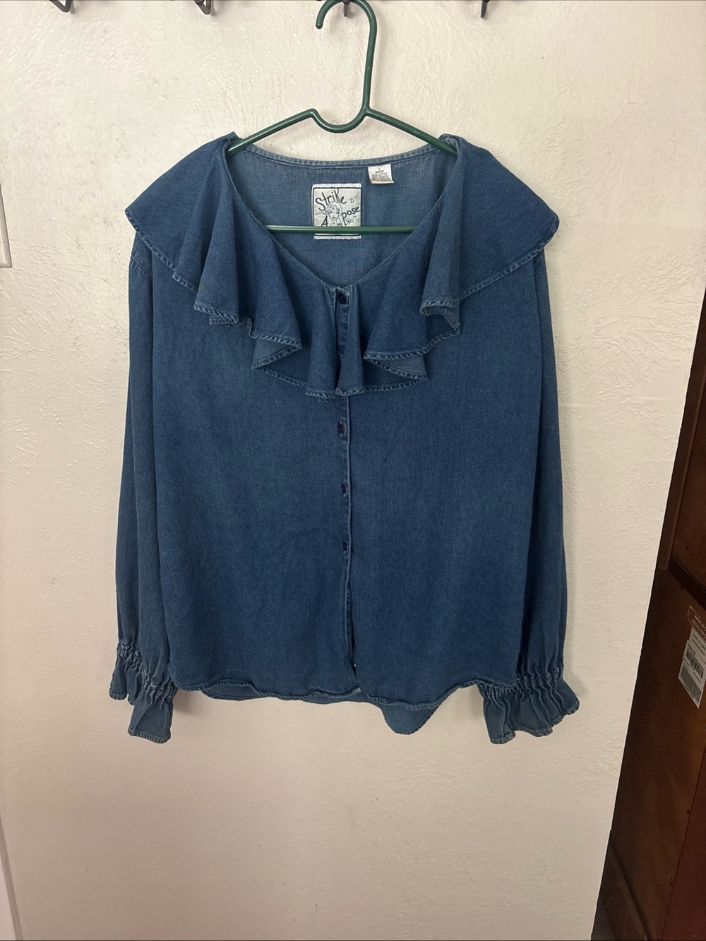 Vintage Blue Ruffle Collar Button-Front Women’s Top Cotton Denim Size L